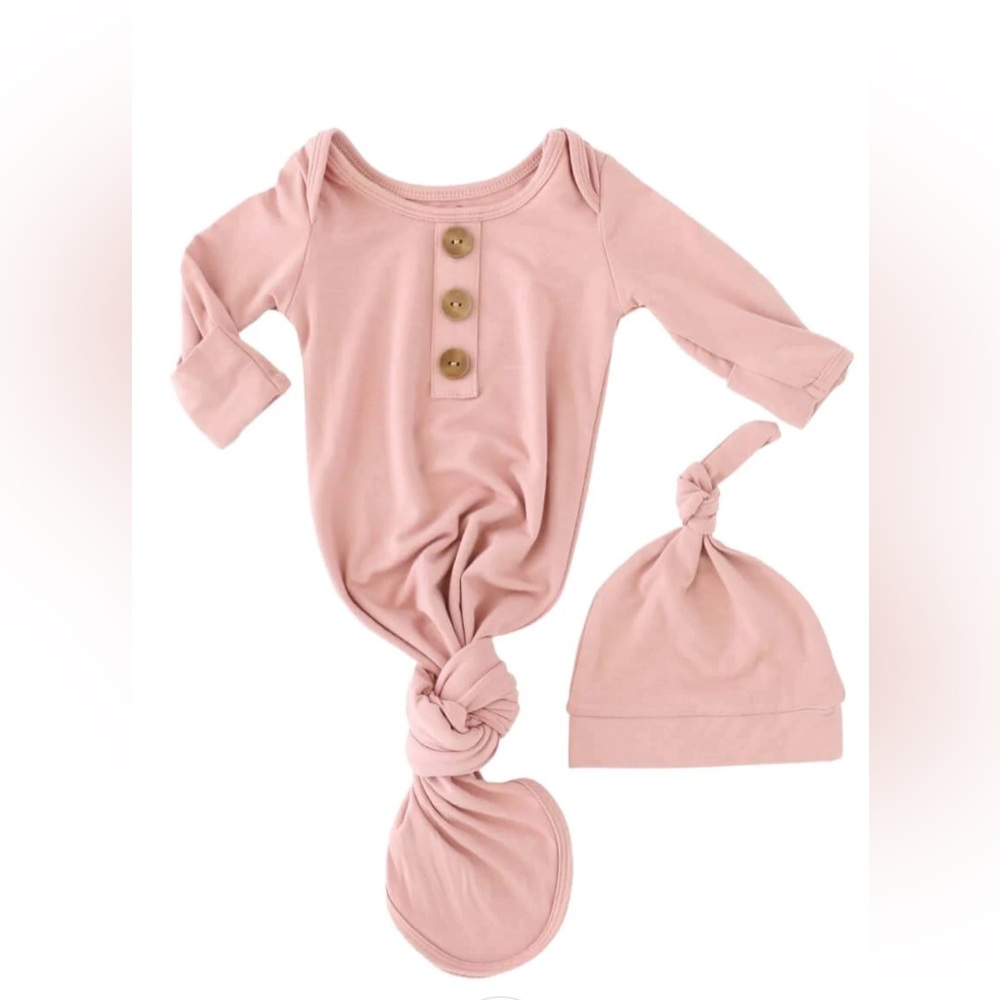 Caden Lane Solid Bamboo baby knot gown and hat